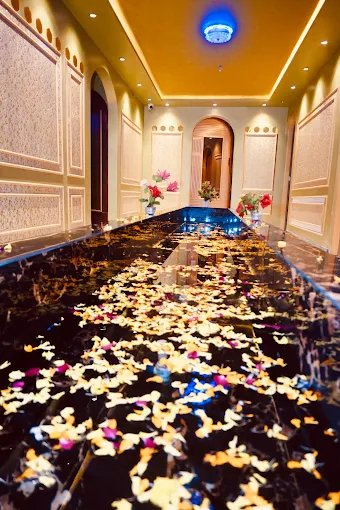 Sheesh Mahal International Spa interior